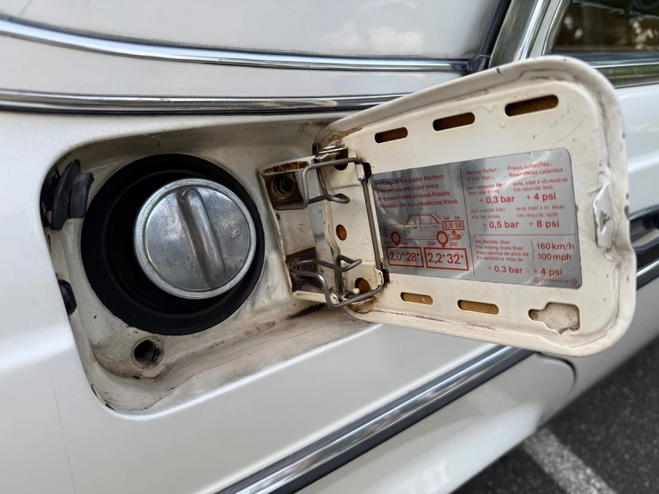 1978 Mercedes-Benz W123 Sedan - Image 24 of 31