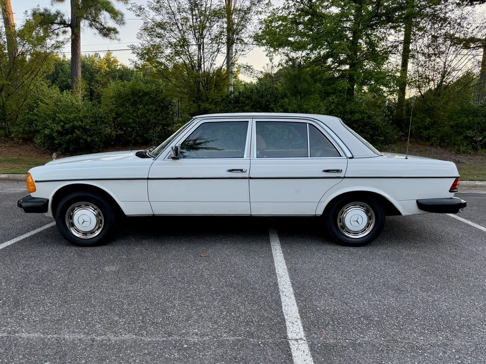 1978 Mercedes-Benz W123 Sedan - Image 8 of 31