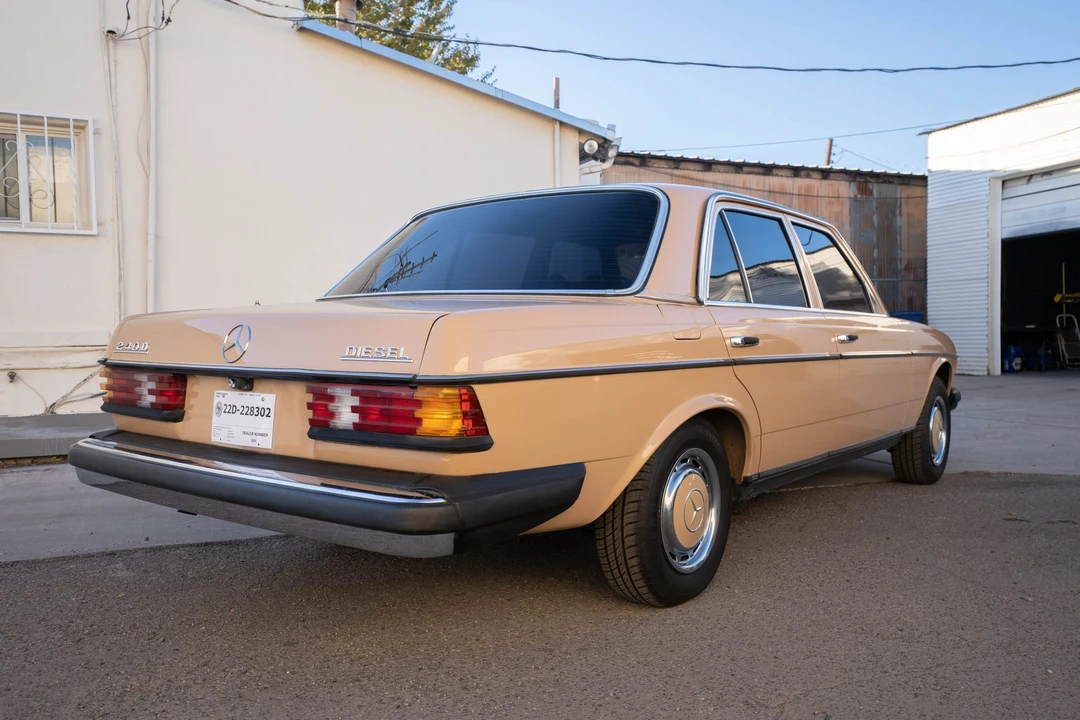1978 Mercedes-Benz W123 Sedan - Image 5 of 31