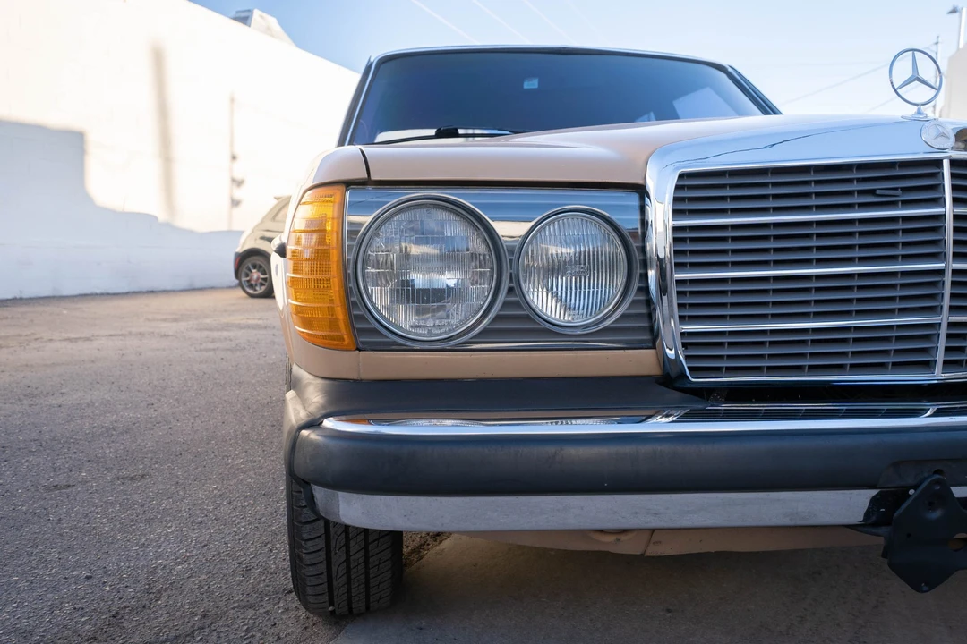 1978 Mercedes-Benz W123 Sedan - Image 9 of 31