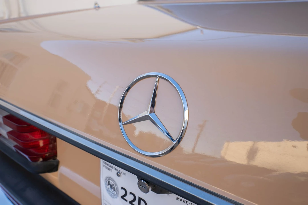 1978 Mercedes-Benz W123 Sedan - Image 19 of 31