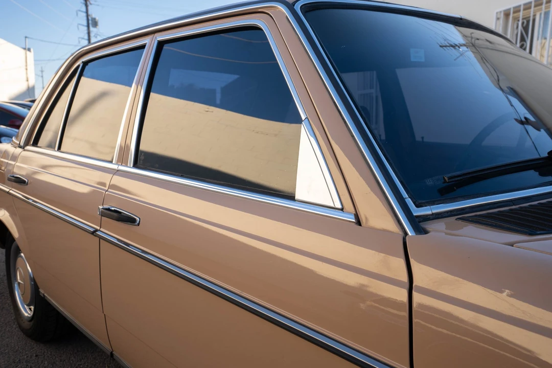 1978 Mercedes-Benz W123 Sedan - Image 17 of 31