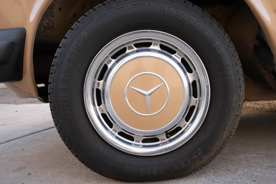 1978 Mercedes-Benz W123 Sedan - Image 20 of 31