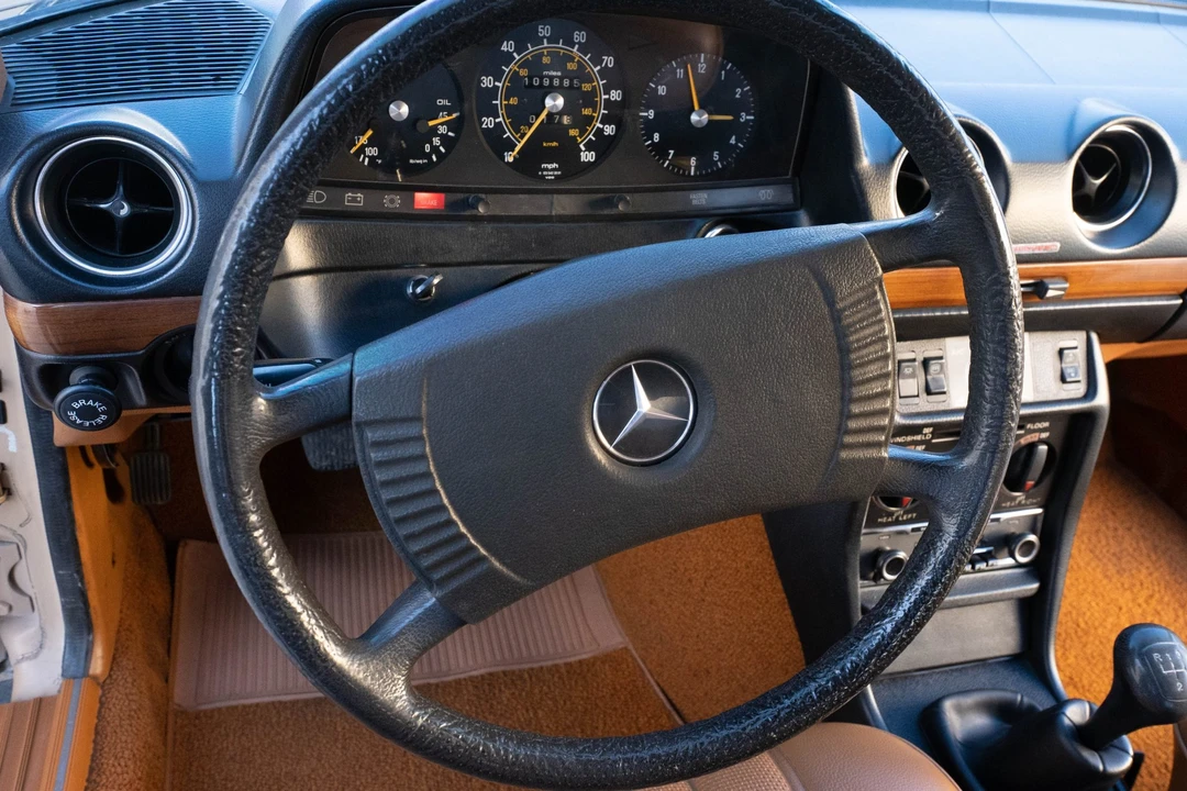 1978 Mercedes-Benz W123 Sedan - Image 31 of 31