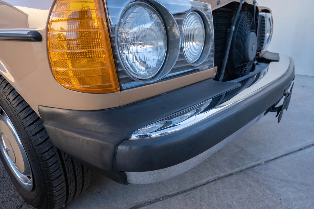 1978 Mercedes-Benz W123 Sedan - Image 11 of 31
