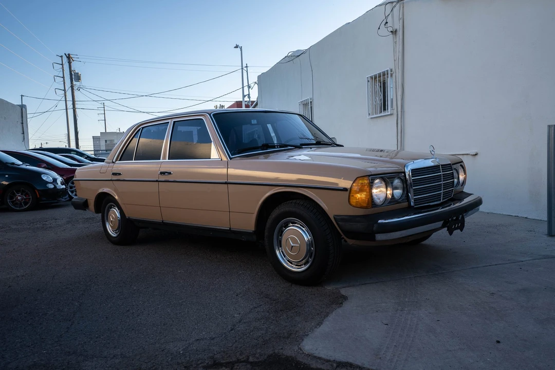 1978 Mercedes-Benz W123 Sedan - Image 4 of 31