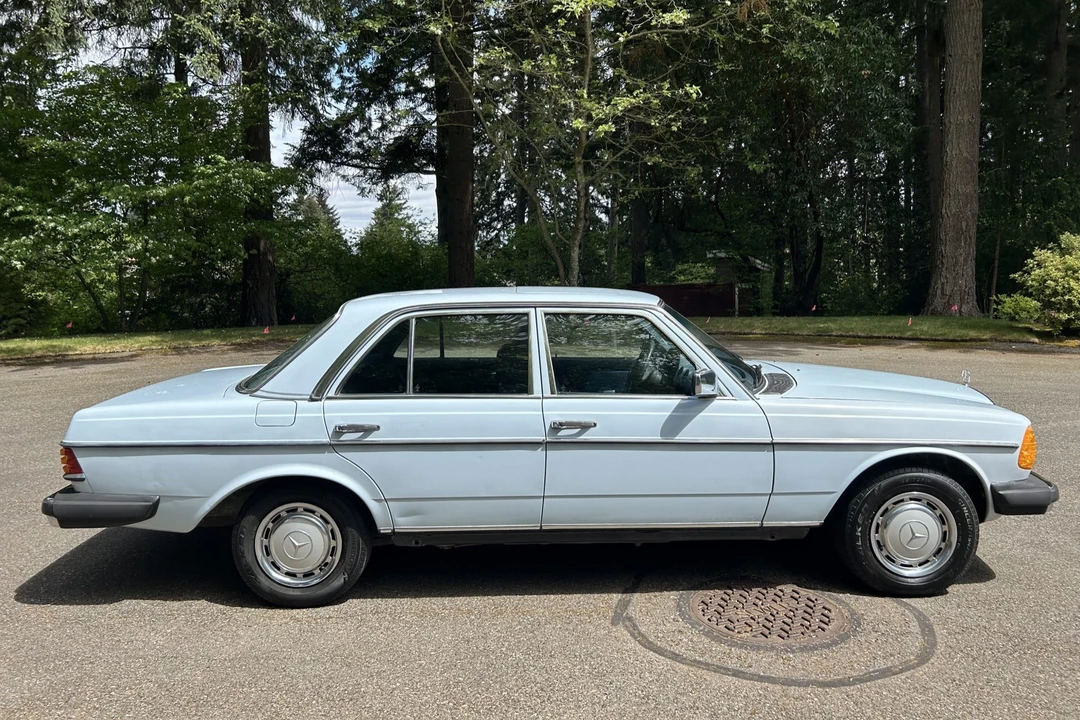 1978 Mercedes-Benz W123 Sedan - Image 3 of 31