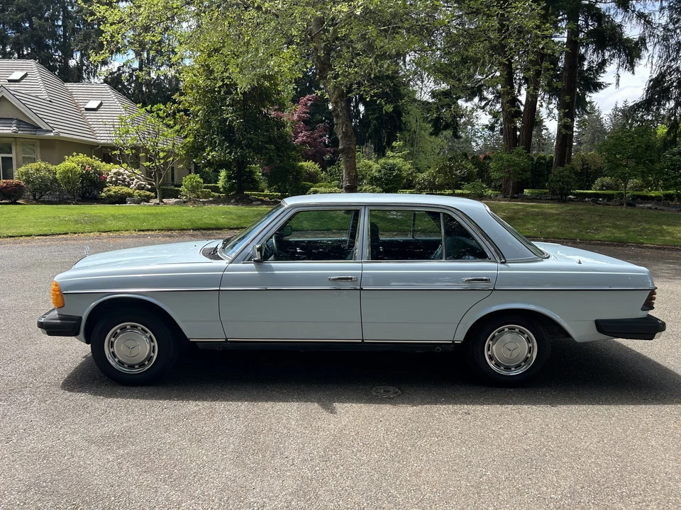 1978 Mercedes-Benz W123 Sedan - Image 7 of 31