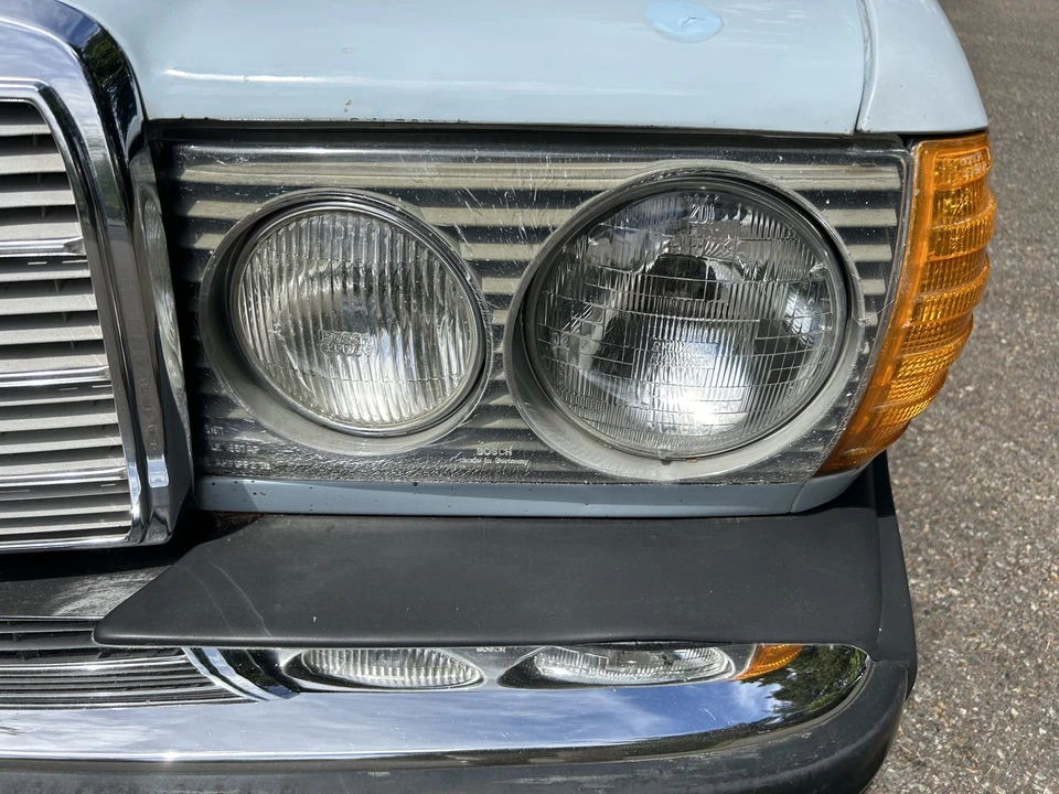 1978 Mercedes-Benz W123 Sedan - Image 10 of 31