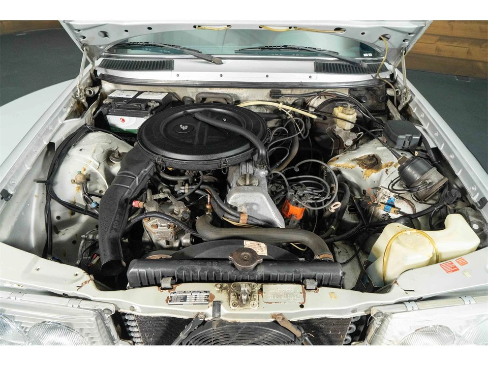 1978 Mercedes-Benz W123 Sedan - Image 2 of 19