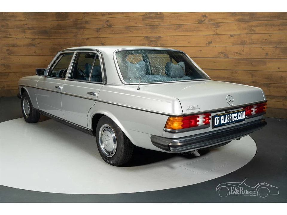 1978 Mercedes-Benz W123 Sedan - Image 7 of 19