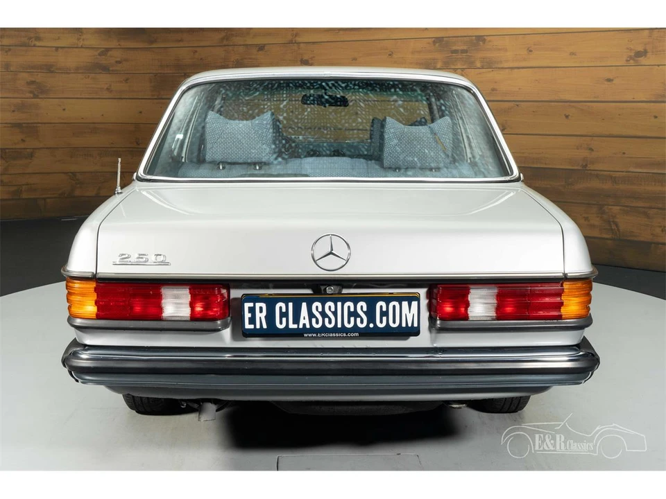 1978 Mercedes-Benz W123 Sedan - Image 8 of 19