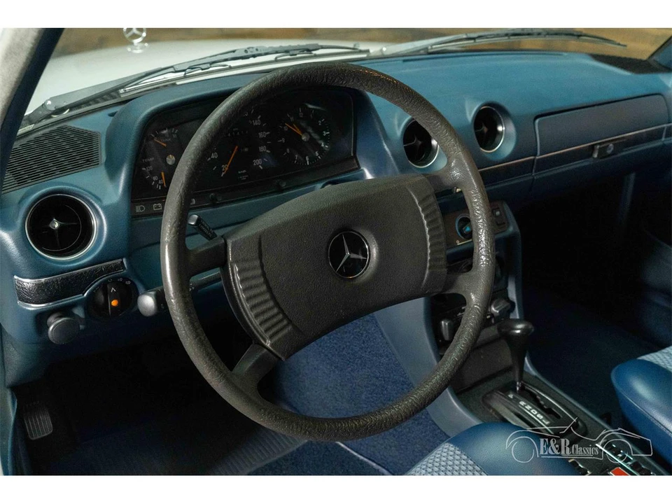 1978 Mercedes-Benz W123 Sedan - Image 10 of 19
