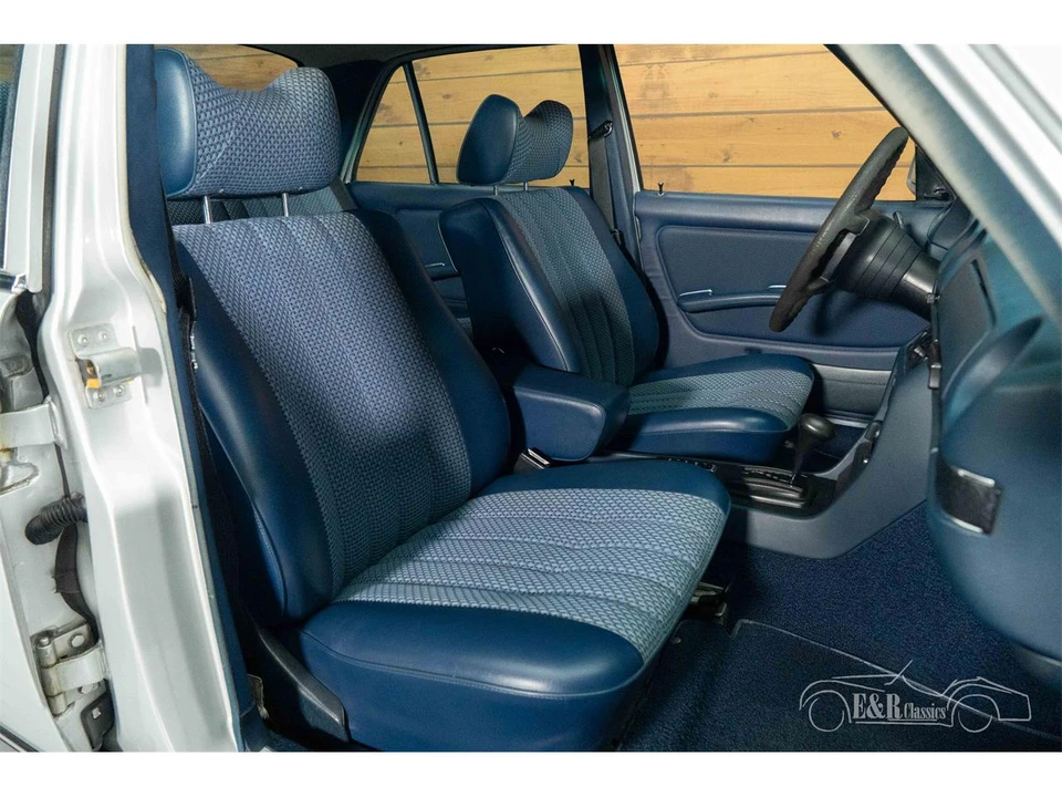 1978 Mercedes-Benz W123 Sedan - Image 15 of 19