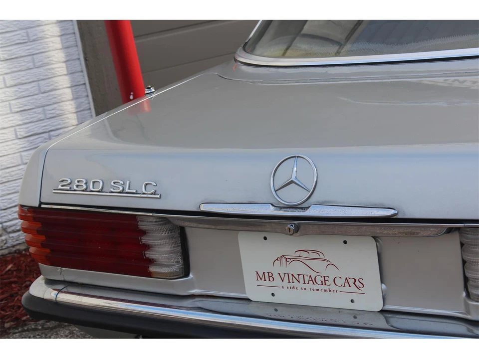 1978 Mercedes-Benz W123 Sedan - Image 11 of 31