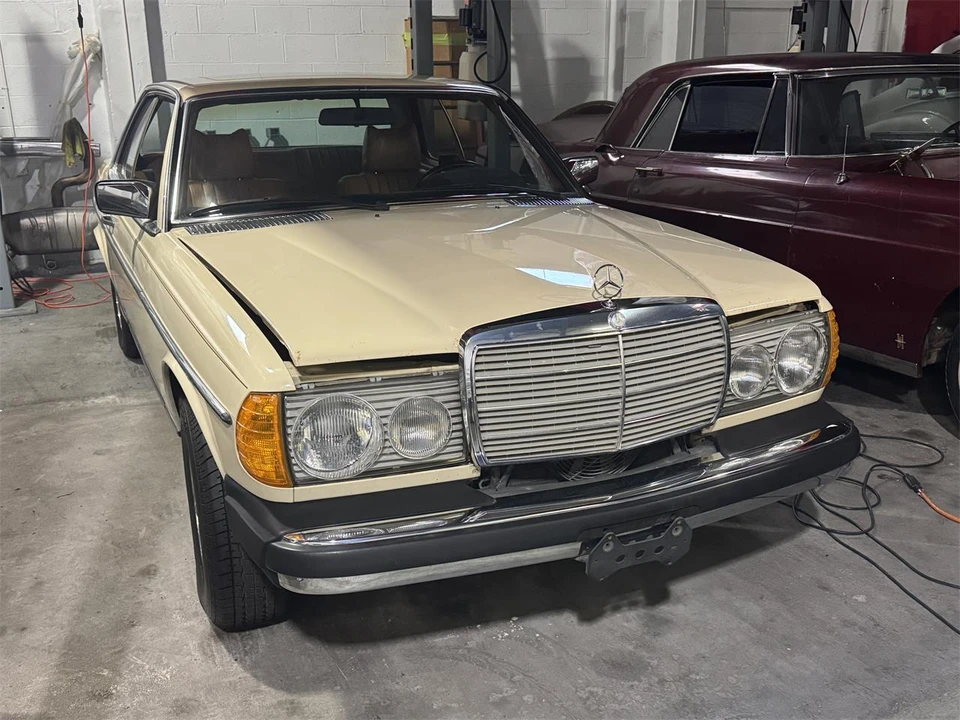 1978 Mercedes-Benz W123 Coupe (C123) - Image 2 of 20
