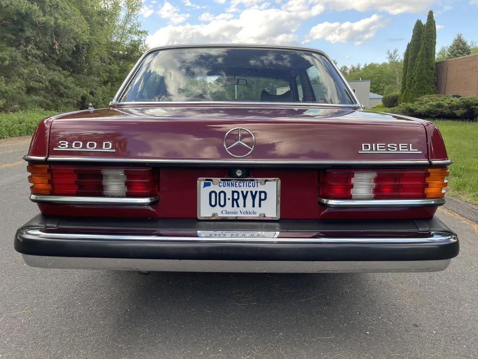 1978 Mercedes-Benz W123 Sedan - Image 11 of 31