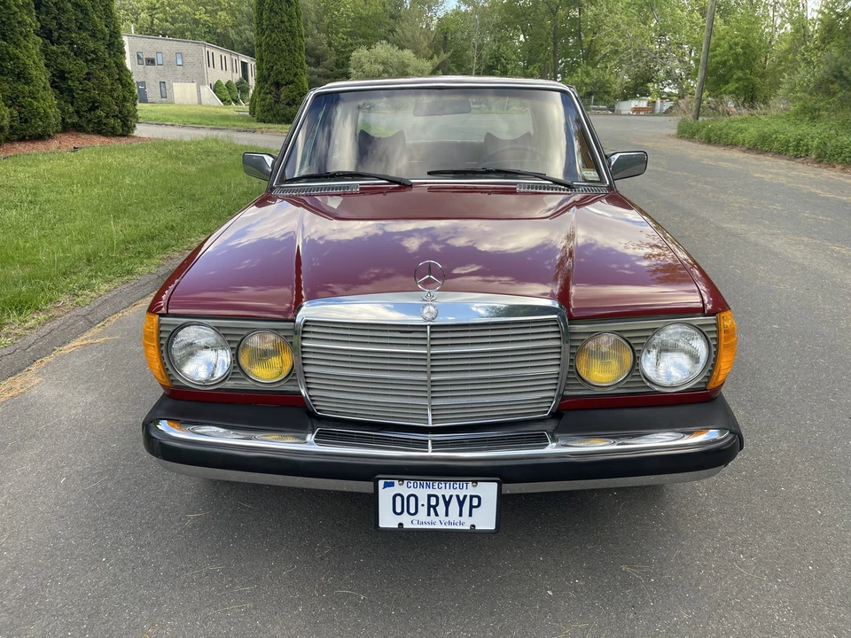 1978 Mercedes-Benz W123 Sedan - Image 4 of 31