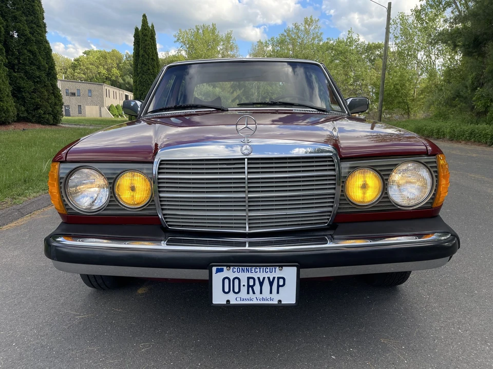 1978 Mercedes-Benz W123 Sedan - Image 7 of 31