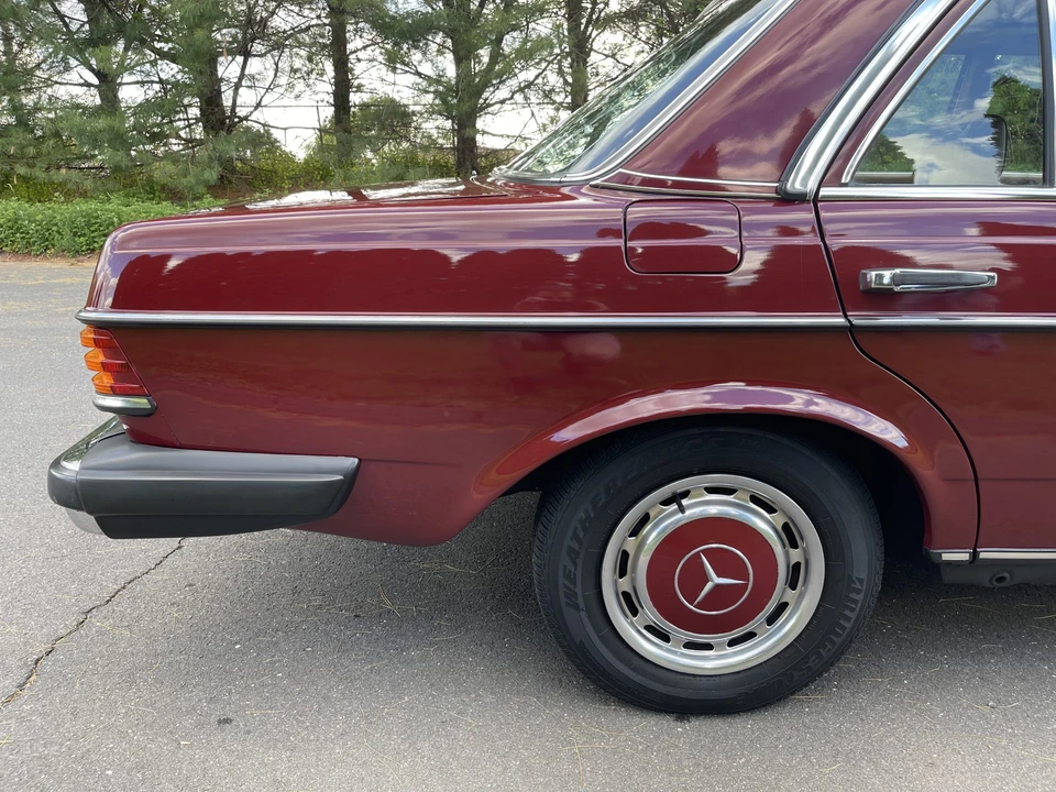 1978 Mercedes-Benz W123 Sedan - Image 20 of 31