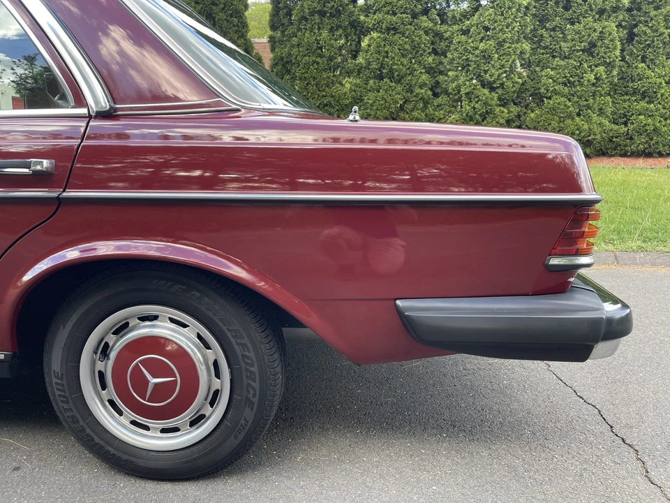 1978 Mercedes-Benz W123 Sedan - Image 24 of 31