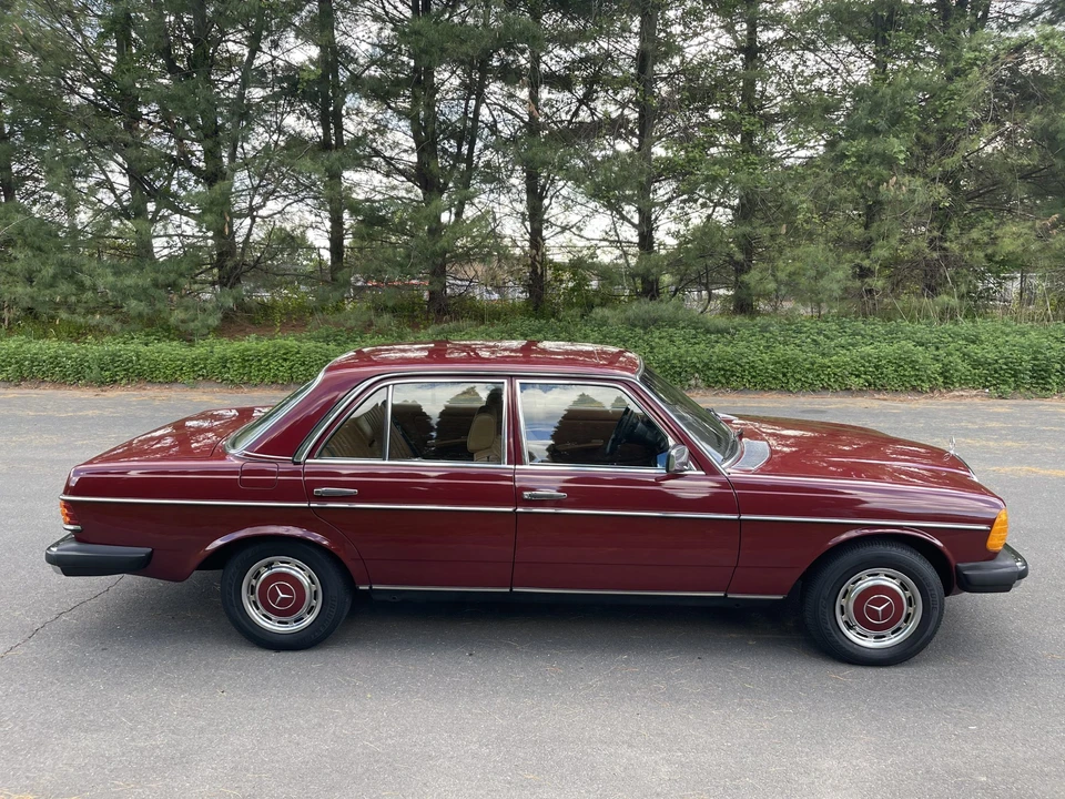 1978 Mercedes-Benz W123 Sedan - Image 9 of 31