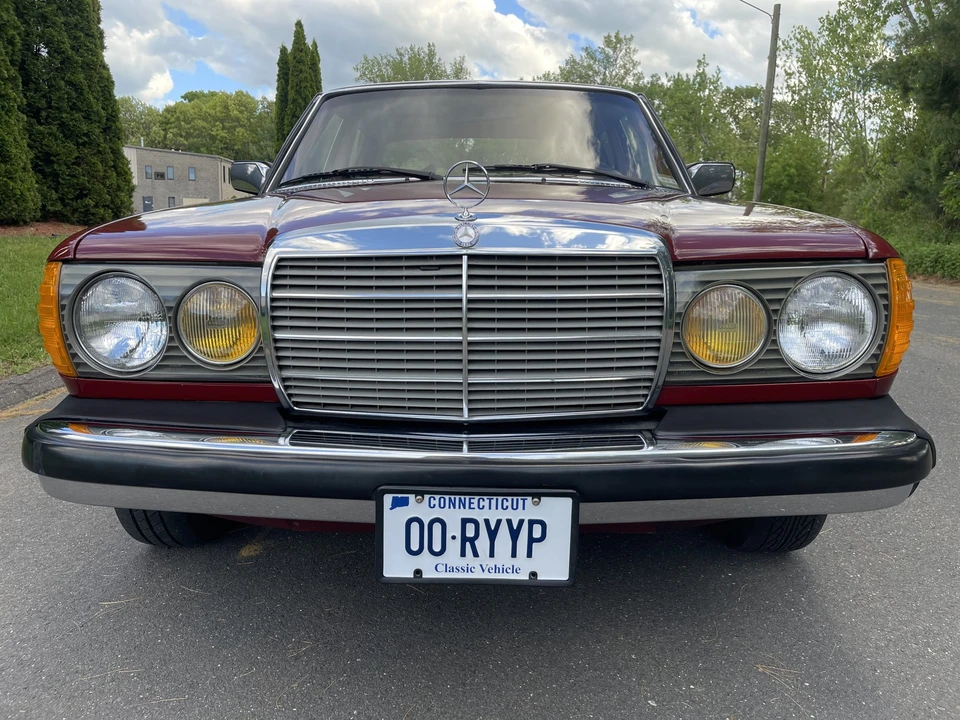 1978 Mercedes-Benz W123 Sedan - Image 5 of 31