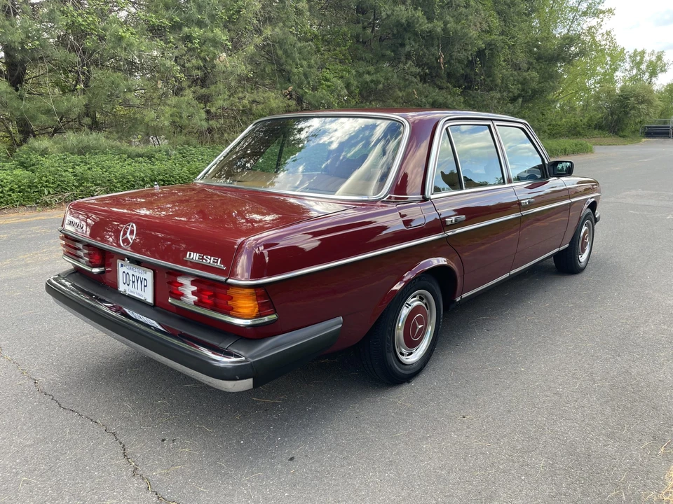 1978 Mercedes-Benz W123 Sedan - Image 10 of 31