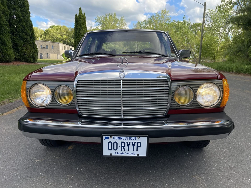 1978 Mercedes-Benz W123 Sedan - Image 6 of 31