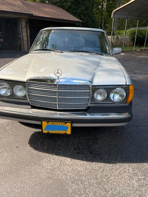 1978 Mercedes-Benz W123 Sedan - Image 5 of 9