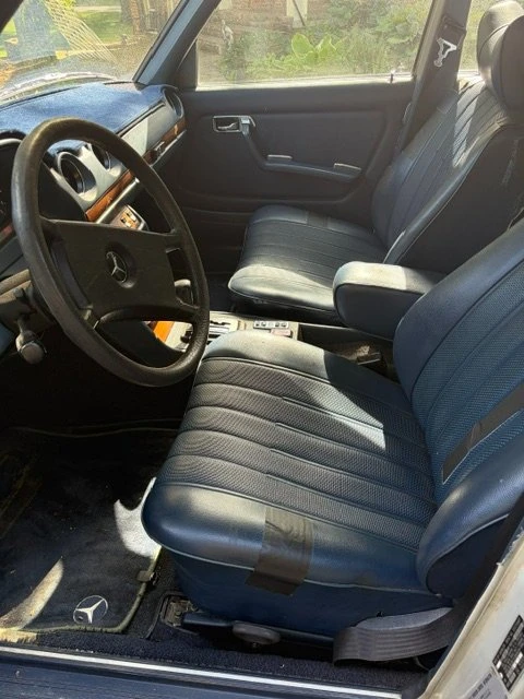 1978 Mercedes-Benz W123 Sedan - Image 3 of 9