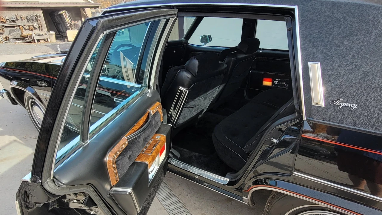 1978 Oldsmobile 98 - Image 3 of 9