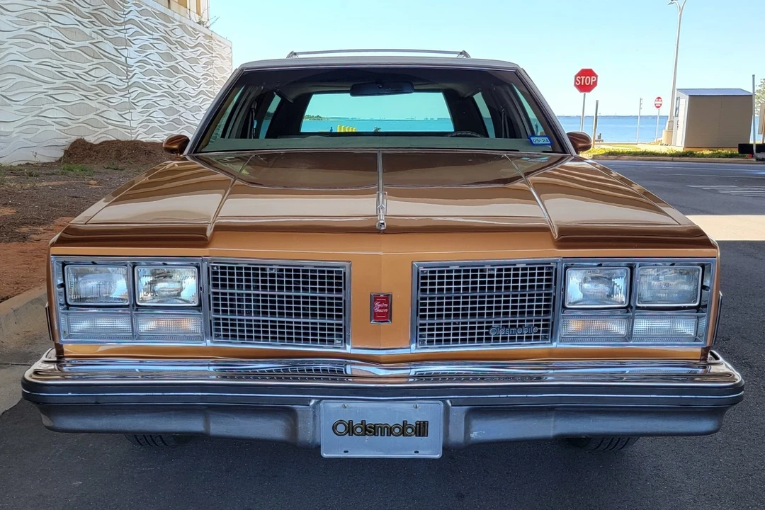 1978 Oldsmobile Custom Cruiser - Image 7 of 17