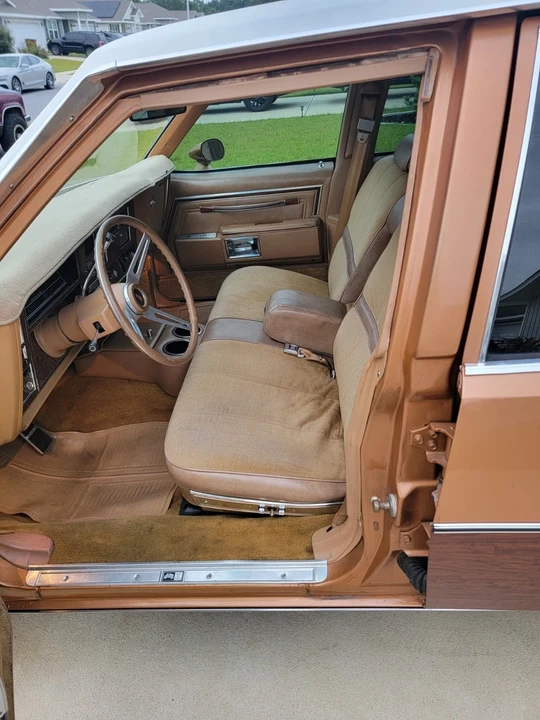 1978 Oldsmobile Custom Cruiser - Image 12 of 17