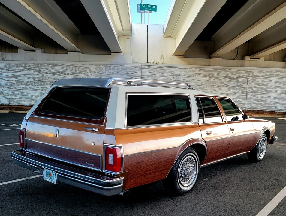 1978 Oldsmobile Custom Cruiser - Image 8 of 20