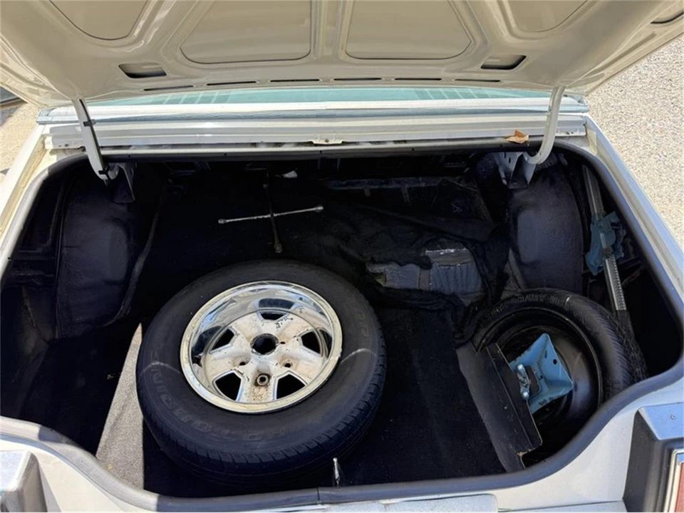 1978 Oldsmobile Cutlass Supreme - Image 9 of 11