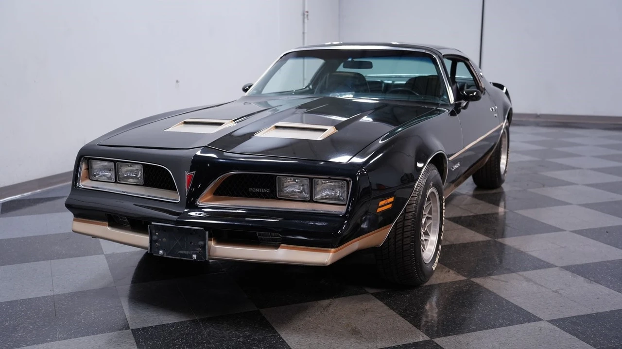 1978 Pontiac Firebird 2nd Gen - Image 17 of 21