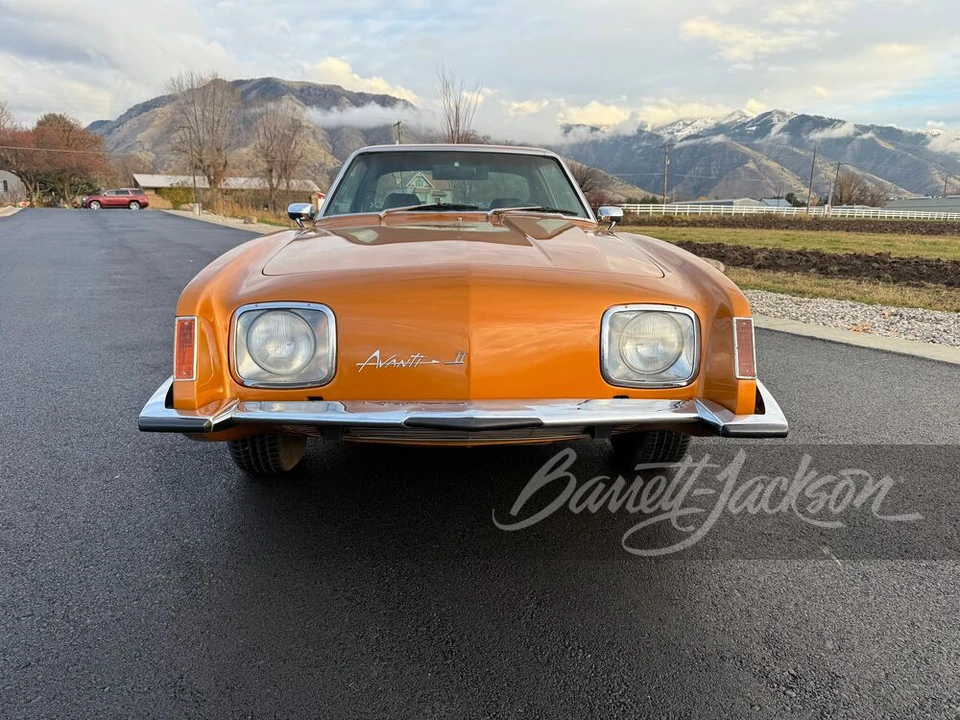 1978 Studebaker Avanti - Image 10 of 13