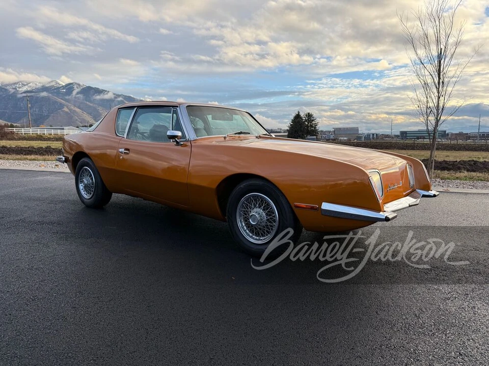 1978 Studebaker Avanti - Image 11 of 13