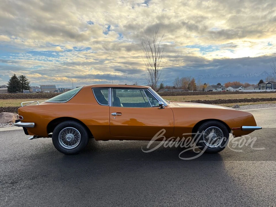 1978 Studebaker Avanti - Image 5 of 13