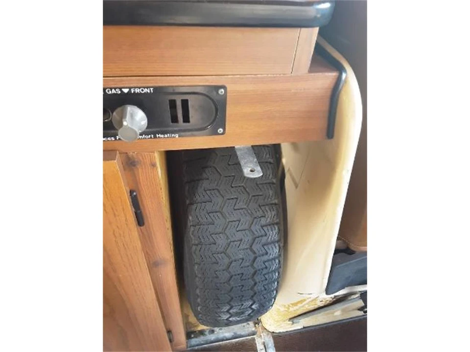 1978 Volkswagen Bay-Window Bus - Image 14 of 19
