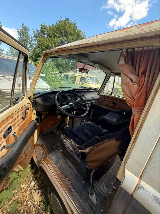 1978 Volkswagen Bay-Window Bus - Image 10 of 11