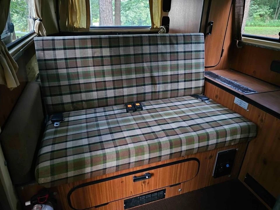 1978 Volkswagen Bay-Window Bus - Image 6 of 9