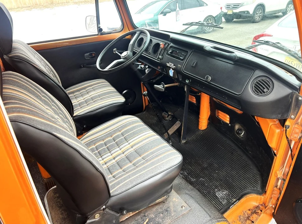 1978 Volkswagen Bay-Window Bus - Image 17 of 31
