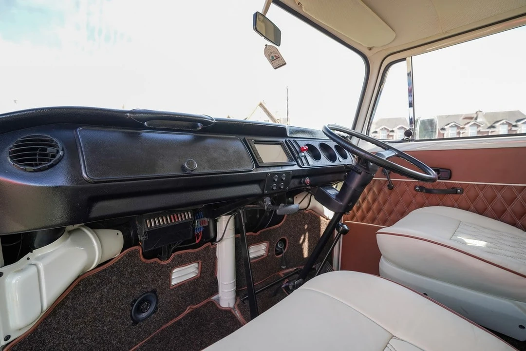 1978 Volkswagen Bay-Window Bus - Image 6 of 30