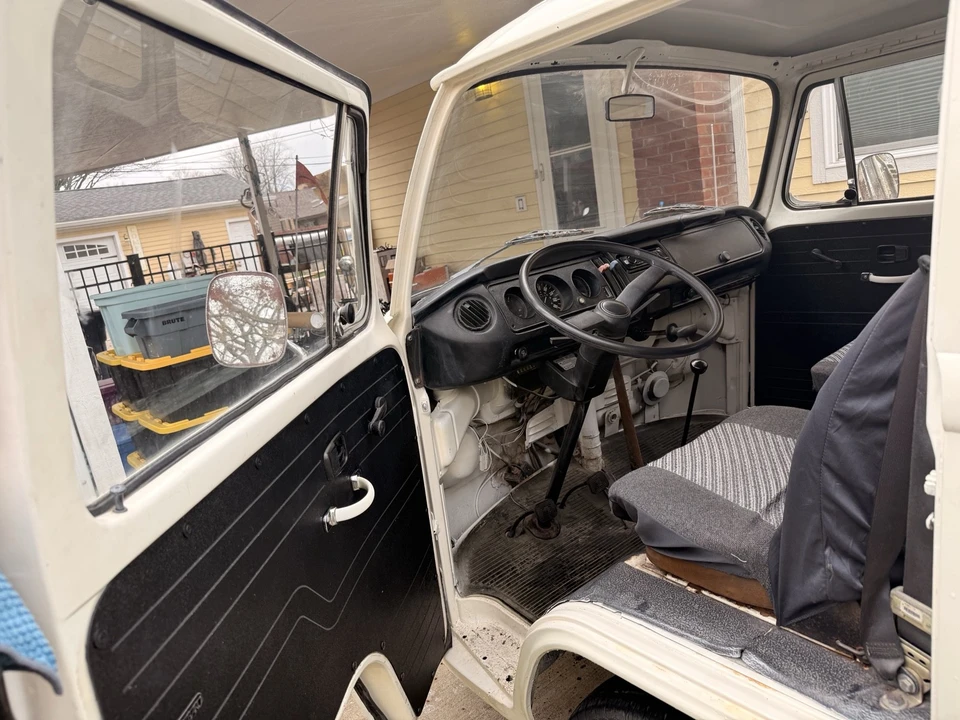 1978 Volkswagen Bay-Window Bus - Image 9 of 16
