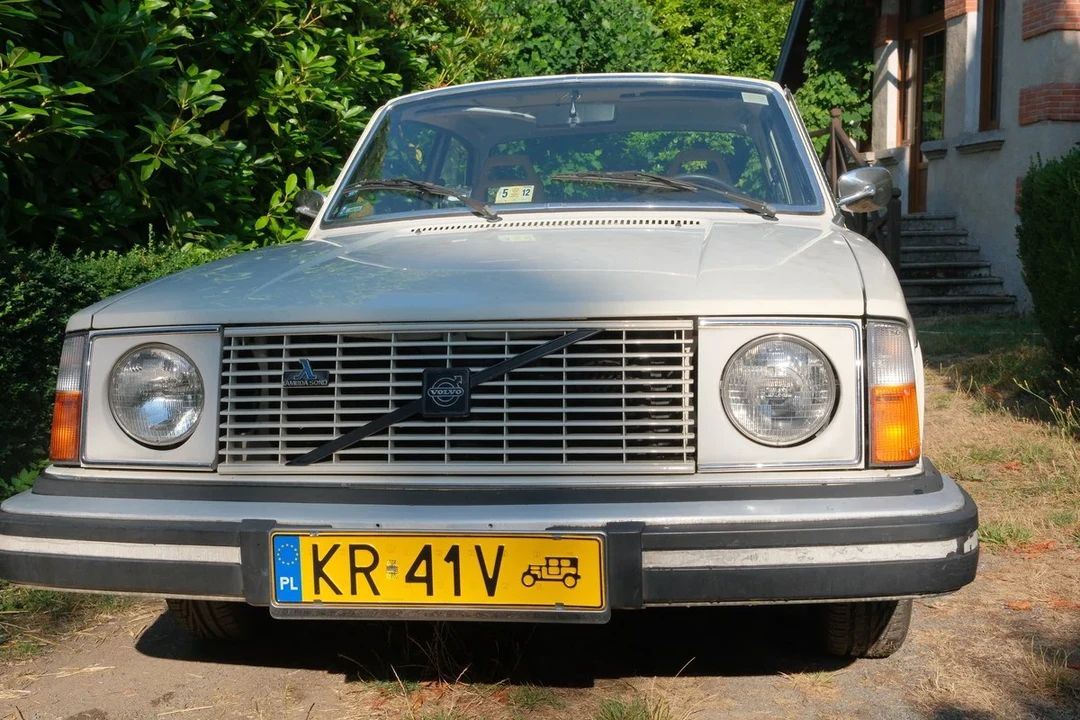 1978 Volvo 242 - Image 3 of 31