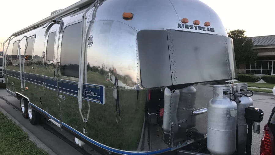 1979 Airstream - Image 2 of 12