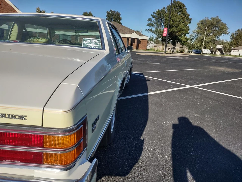 1979 Buick LeSabre - Image 10 of 31