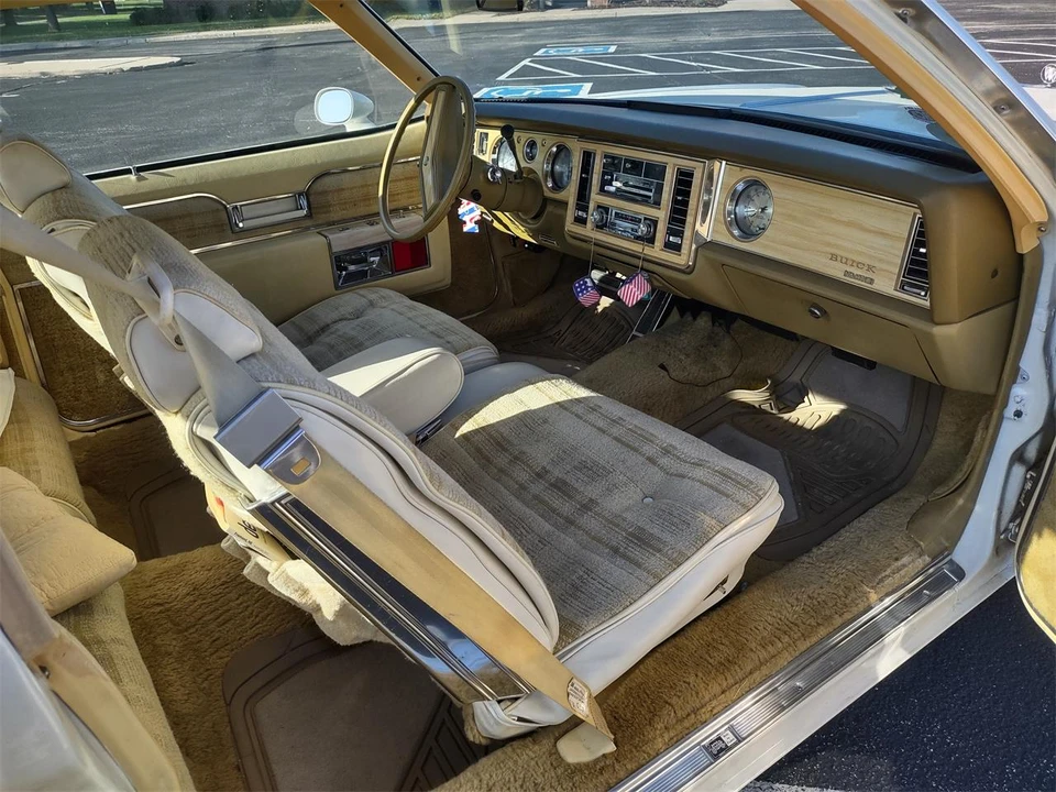 1979 Buick LeSabre - Image 23 of 31